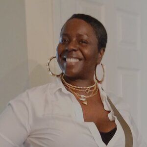 Meet your Posher, Aja